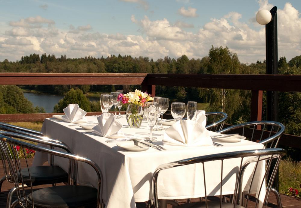 Hotel Sanvilla Sigulda Exterior photo